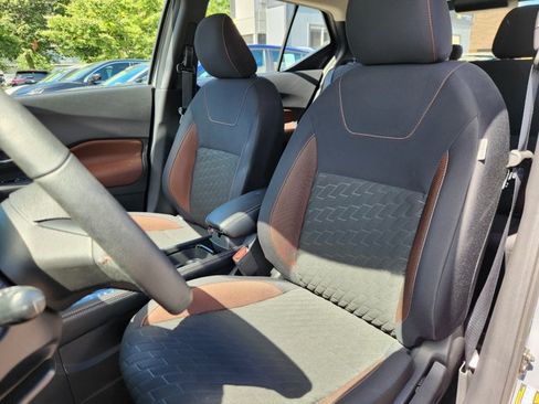 Certified 2023 Nissan Kicks SR FWD image 7