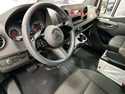 Used 2026 Mercedes-Benz Sprinter 2500 image 21