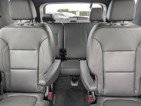 Used 2023 Chevrolet Traverse LT w/ Midnight/Sport Edition AWD/4WD image 16