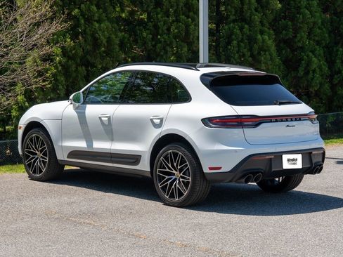 Certified 2026 Porsche Macan AWD/4WD image 4