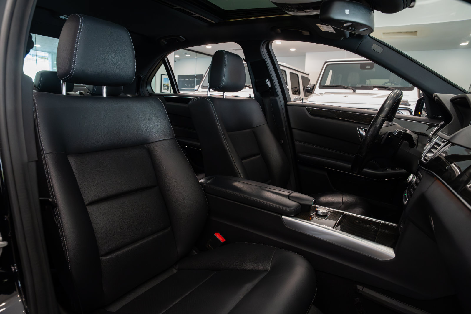 Used 2015 Mercedes-Benz E 250 BlueTEC Sedan image 25