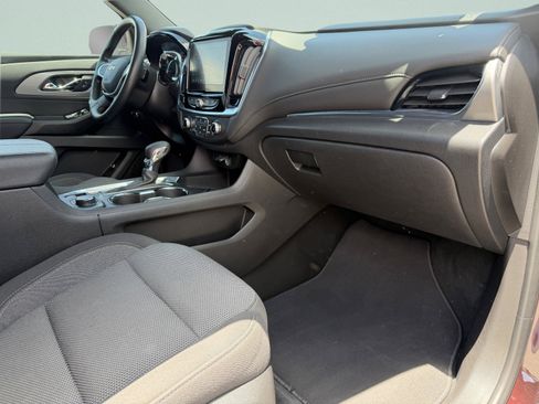 Used 2023 Chevrolet Traverse LT FWD image 15
