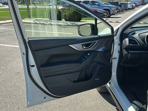 Used 2021 Subaru Crosstrek 2.5i Limited w/ Moonroof Package 2 AWD/4WD image 8