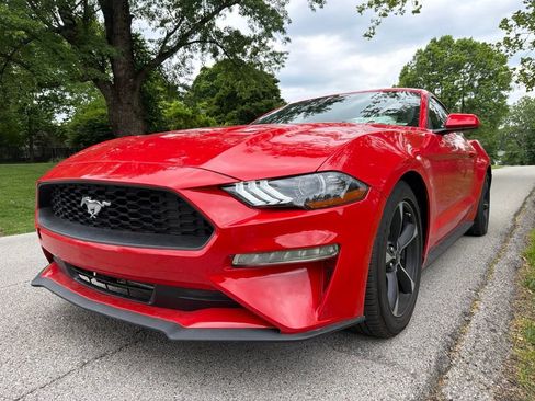 Used 2022 Ford Mustang Coupe RWD image 17