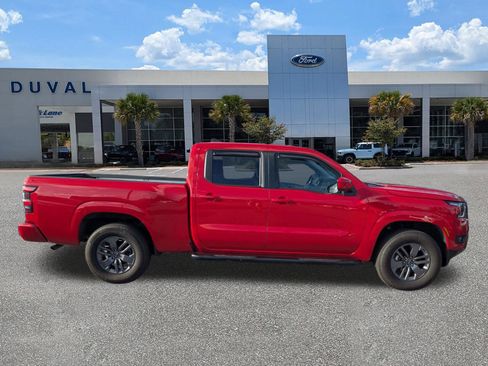 Used 2025 Nissan Frontier SV w/ SV Convenience Package AWD/4WD image 3