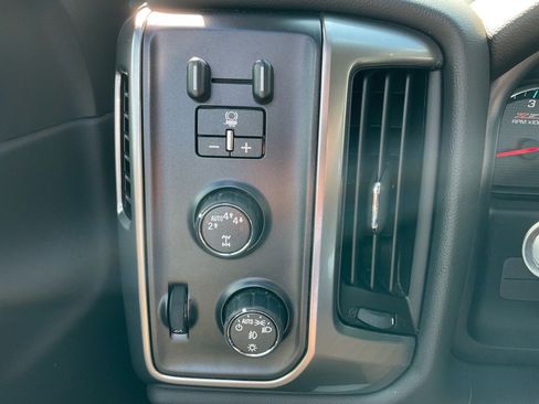 Used 2019 Chevrolet Silverado 1500 LT w/ All Star Edition image 14