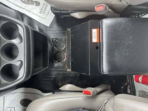 Used 2014 Chevrolet Express 2500 RWD image 24