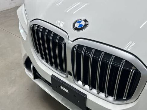 Used 2026 BMW X7 xDrive40i AWD/4WD image 31