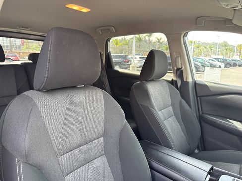 Used 2025 Nissan Rogue SV image 13