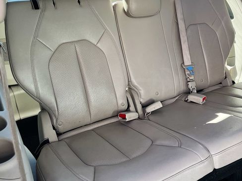 Used 2018 Chrysler Pacifica Touring-L Plus FWD image 28