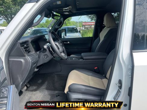 Used 2024 Lexus GX 550 AWD/4WD image 11