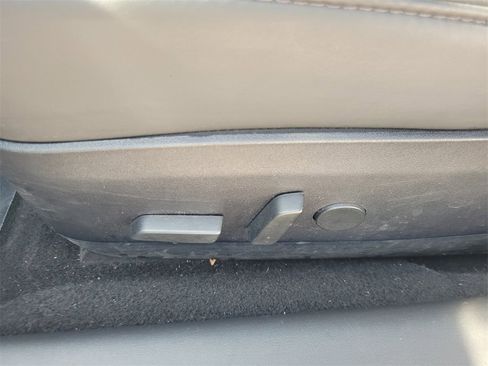 Used 2018 Tesla Model 3 Long Range image 10