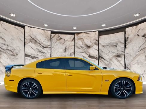Used 2012 Dodge Charger SRT8 Super Bee w/ Driver Convenience Group II RWD image 6