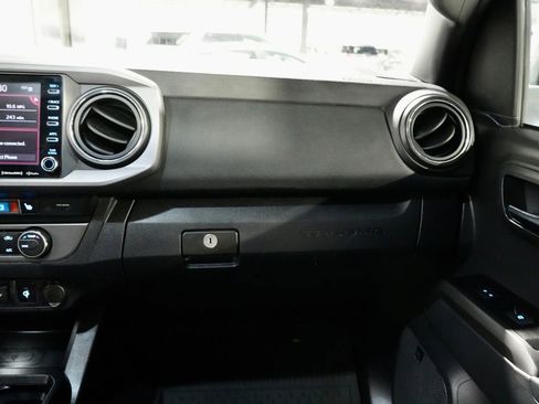 Used 2022 Toyota Tacoma TRD Off-Road w/ TRD Premium Off Road Package image 26