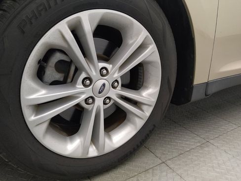 Used 2018 Ford Taurus SE FWD image 31