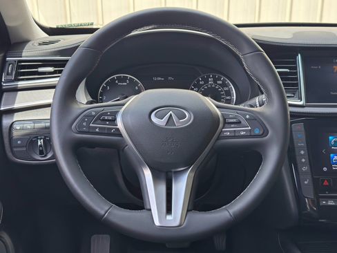Used 2022 INFINITI QX50 Luxe FWD image 19