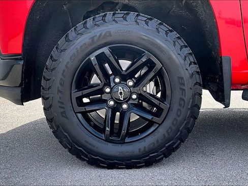 Used 2020 Chevrolet Silverado 1500 LT Trail Boss image 11