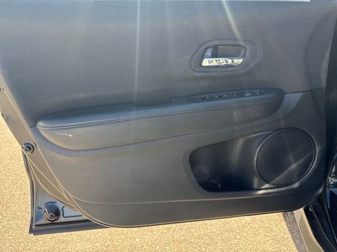 Used 2021 Honda HR-V Sport image 10