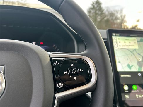 New 2026 Volvo XC90 B6 Ultra w/ Protection Package image 14