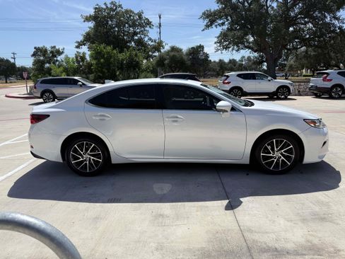 Used 2016 Lexus ES 350 w/ Luxury Package w/Wood Trim FWD image 7