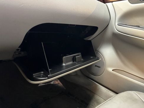 Used 2011 Chevrolet Impala LTZ image 19