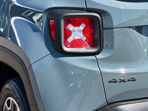 Used 2016 Jeep Renegade Trailhawk AWD/4WD image 26