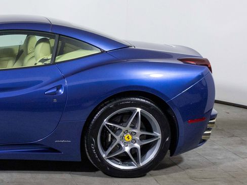 Used 2010 Ferrari California image 22