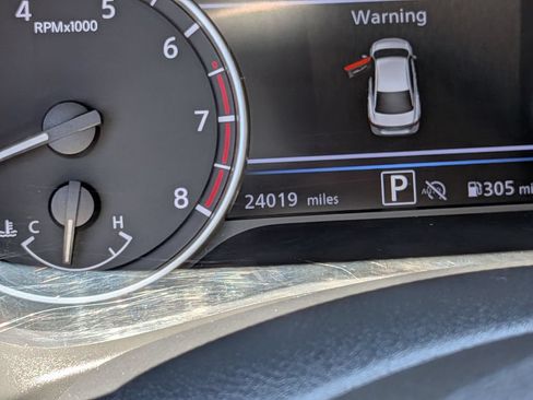 Used 2025 Nissan Sentra SV FWD image 21