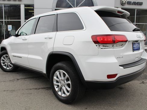 Certified 2022 Jeep Grand Cherokee Laredo E image 2