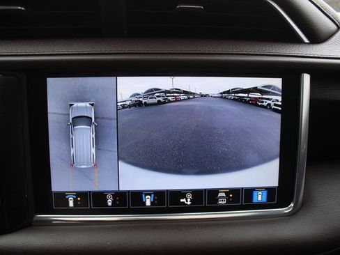 Used 2021 GMC Yukon Denali w/ Denali Premium Package image 34