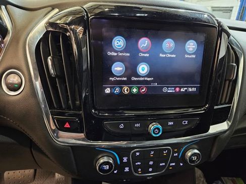 Used 2023 Chevrolet Traverse LT image 13