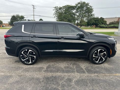 Used 2024 Mitsubishi Outlander AWD image 6