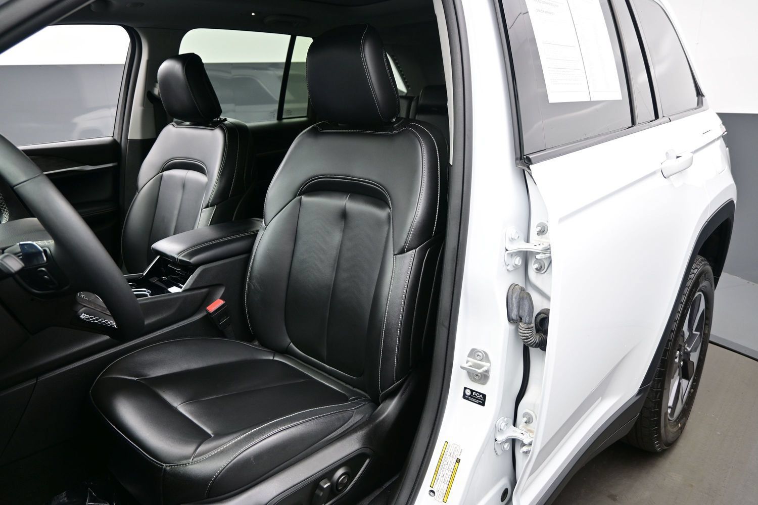 Used 2023 Jeep Grand Cherokee 4WD 4xe image 15