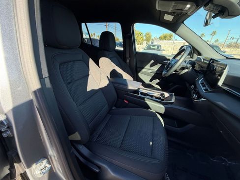 Used 2025 Chevrolet Equinox LT image 34