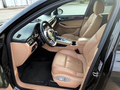 Used 2021 Porsche Macan Base image 8