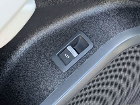 Used 2025 Audi Q5 2.0T Premium image 24