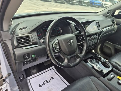 Used 2022 Honda Pilot Touring image 11