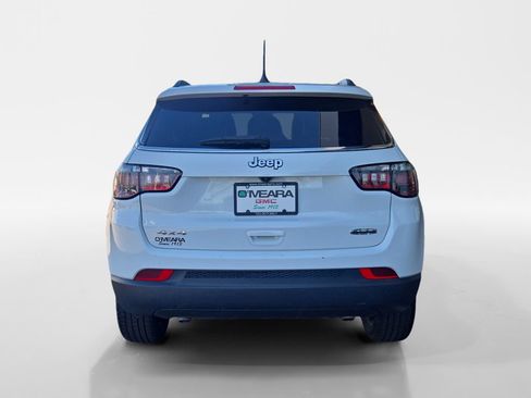 Used 2024 Jeep Compass Latitude image 4