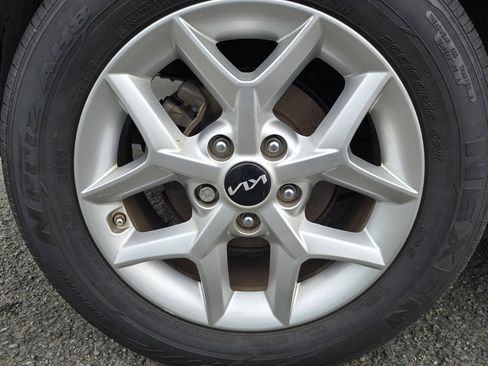 Used 2024 Kia Soul LX image 48