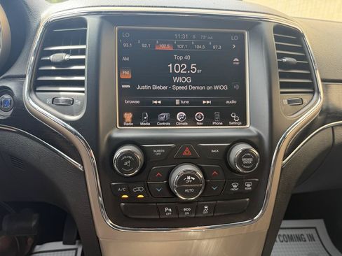 Used 2014 Jeep Grand Cherokee Limited AWD/4WD image 18