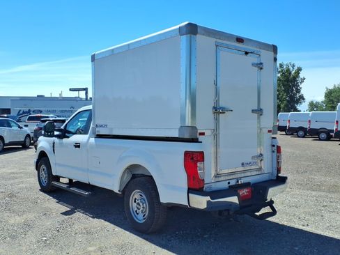 Used 2022 Ford F250 XL w/ Power Equipment Group RWD image 3