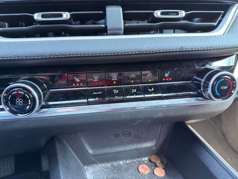 Used 2025 Chevrolet Equinox LT w/ Safety and Technology Package image 18