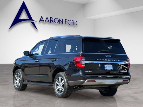 Used 2024 Ford Expedition Limited image 3