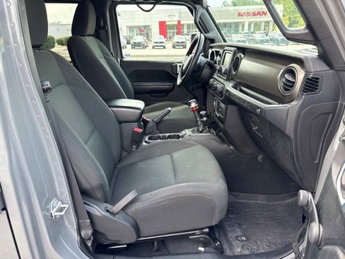 Used 2018 Jeep Wrangler Unlimited Sport image 16