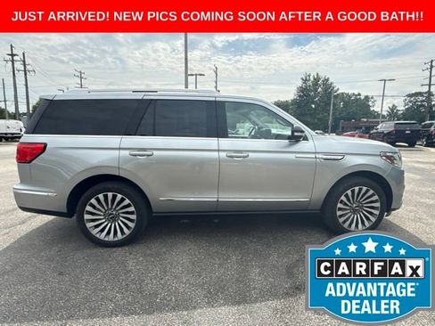 Used 2021 Lincoln Navigator Reserve w/ Luxury Package AWD/4WD image 6