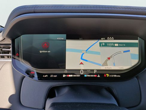 Used 2024 Land Rover Range Rover Sport SE image 4