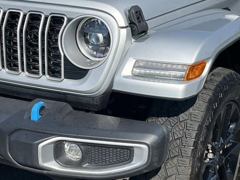Used 2024 Jeep Wrangler Unlimited Sahara AWD/4WD image 10