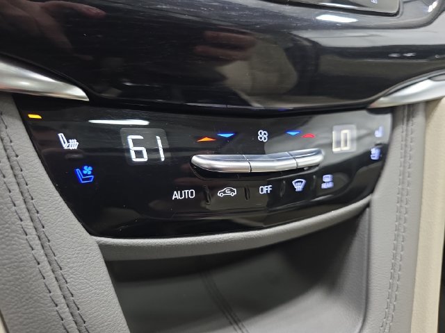 Used 2024 Cadillac XT6 Premium Luxury w/ LPO, Floor Liner Package AWD/4WD image 20