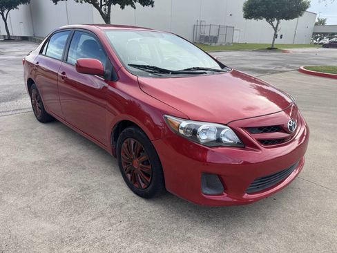 Used 2011 Toyota Corolla LE FWD image 3