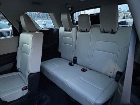 Used 2023 Nissan Pathfinder SL w/ Lighting Package (N92) image 18